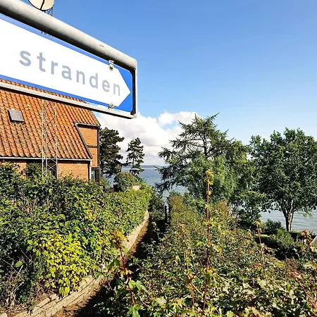 Modern Retreat By Water - By Traum *