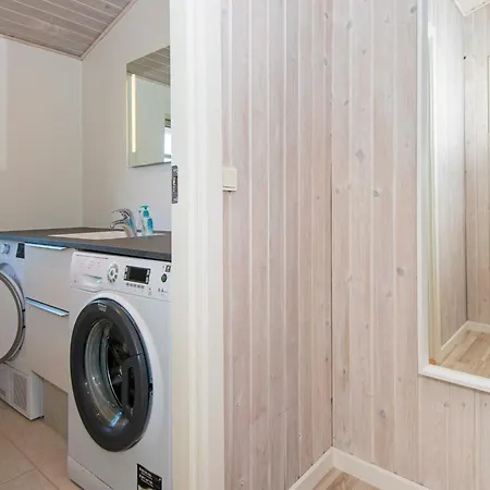 Modern Retreat By Water - By Traum Semesterbostad *